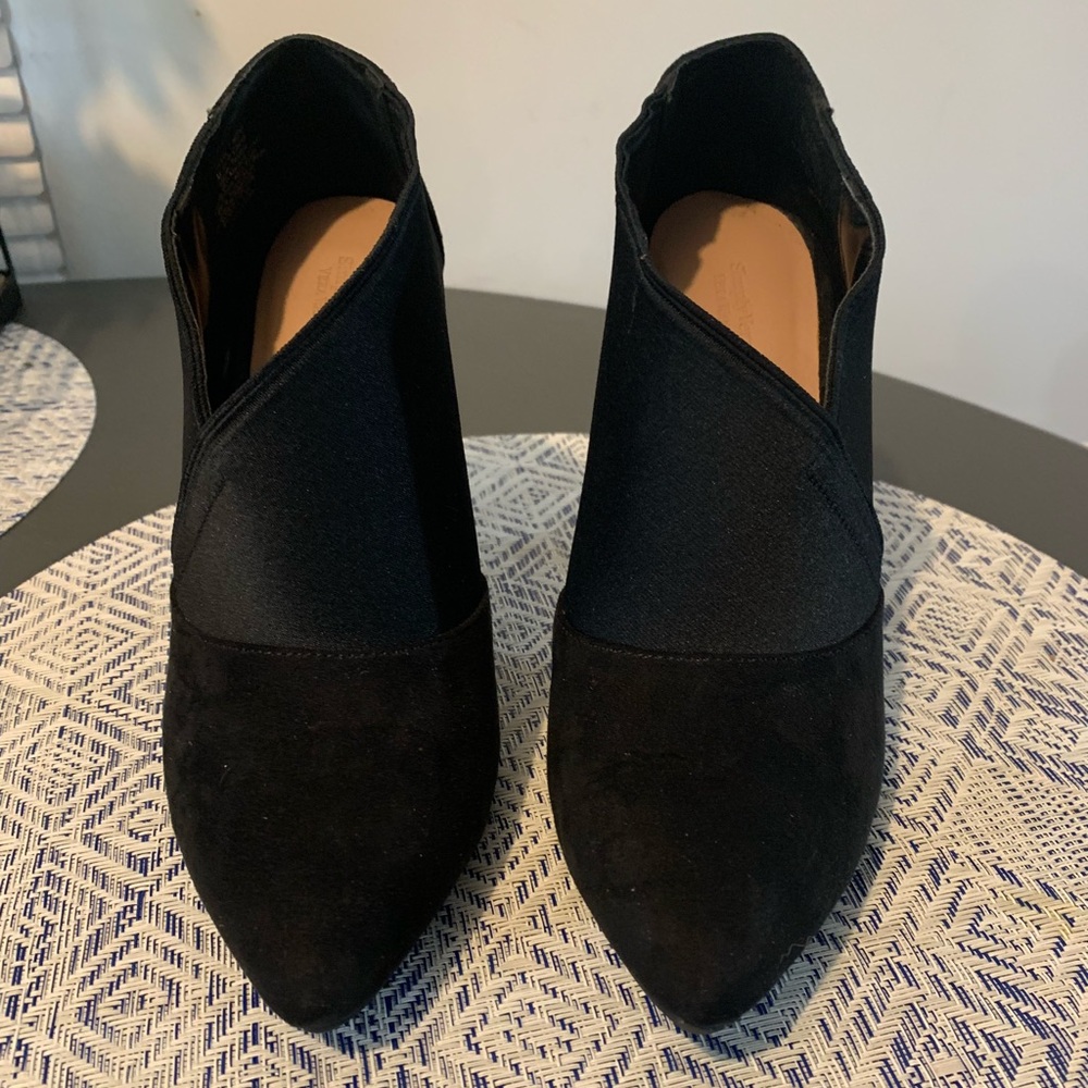 Black heeled booties